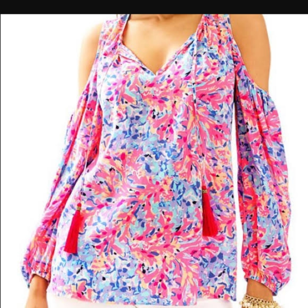 Lilly Pulitzer Sunny Shoulder Finch Top in Coco Coral Crab